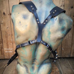 Magic Wand shoulder Holster made of full-grain leather with potions for wizards and witches. Auror Cosplay and LARP