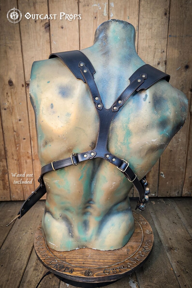 Magic Wand shoulder Holster made of full-grain leather with potions for wizards and witches. Auror Cosplay and LARP