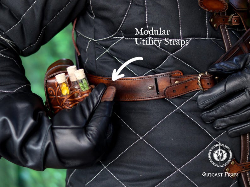 Ursine rustning läder Baldric Witcher inspirerad björn skolutrustning läderbandolier för LARP Cosplay handgjord justerbar sele bild 16