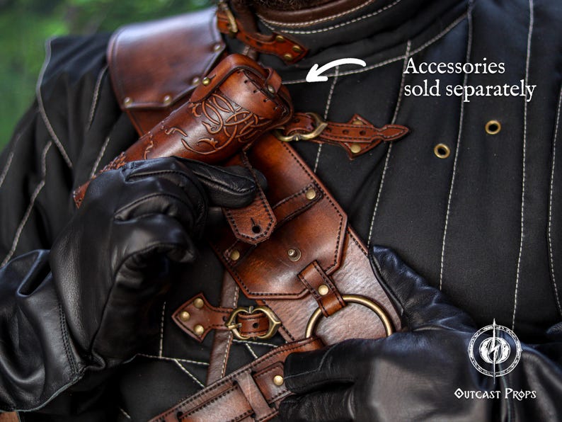 Ursine rustning läder Baldric Witcher inspirerad björn skolutrustning läderbandolier för LARP Cosplay handgjord justerbar sele bild 13
