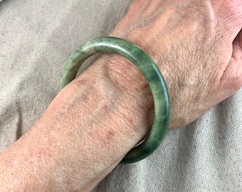 Vintage Green Stone Engraved Bracelet Bangle