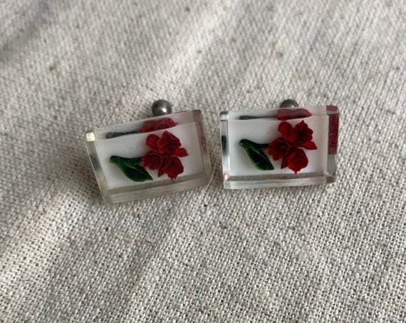 Vintage Lucite and Flower Screw Back Earrings, 7/… - image 3