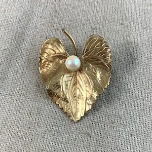 Winard Gold Filled Leaf Brooch with Real Pearl, 1 1/2&quot; x 1 1/4&quot;, marked 1/20 12 K GF, vintage, signed