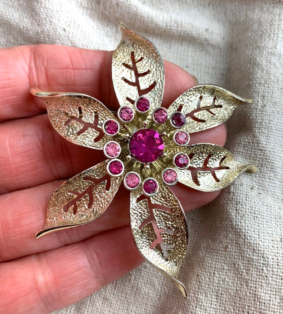 Sarah Coventry Vintage Poinsettia Brooch, Pink Rhinestones, Gold Tone Base  Metal, 3 -  Canada