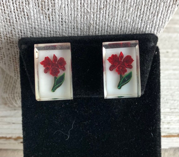 Vintage Lucite and Flower Screw Back Earrings, 7/… - image 1