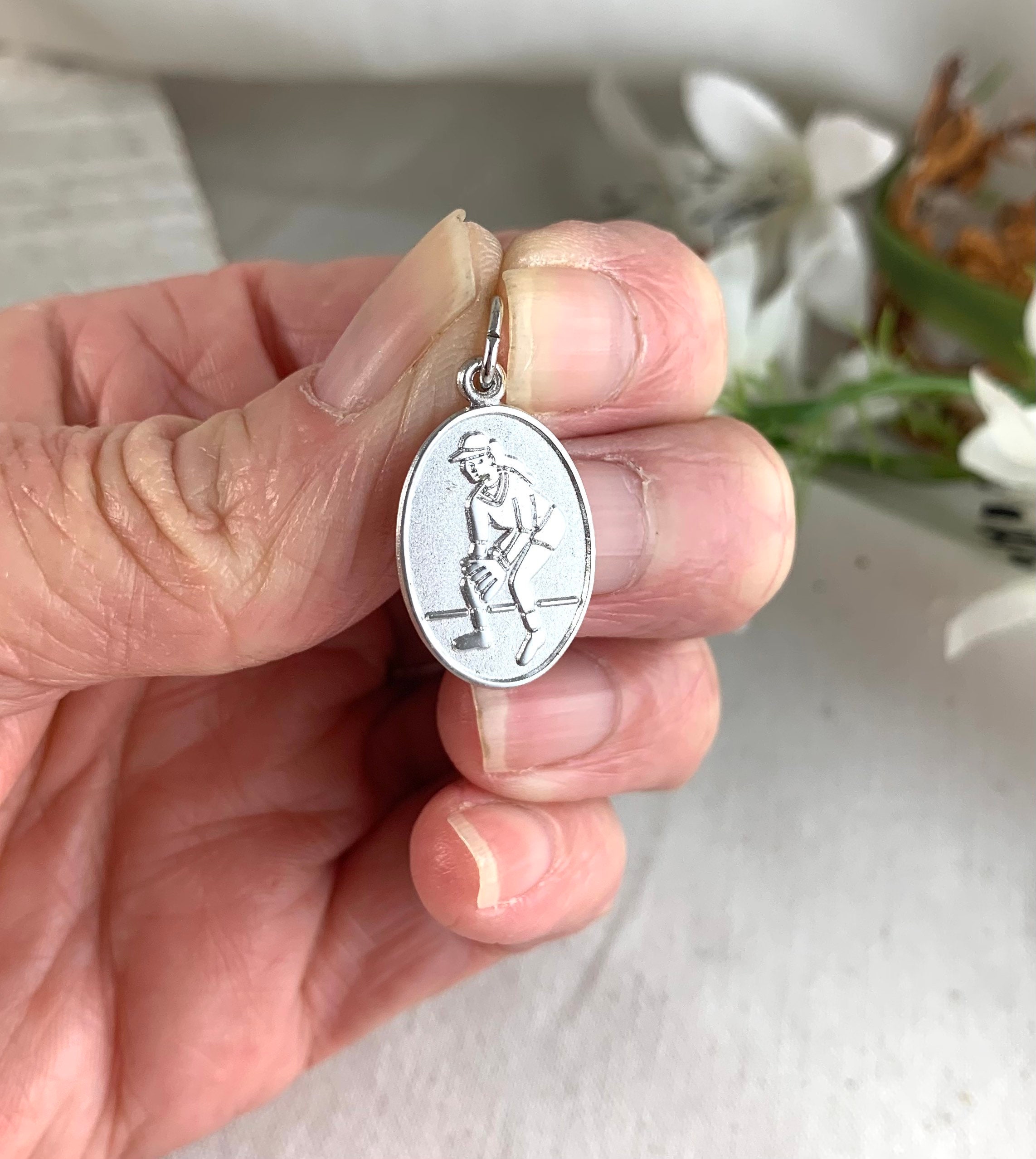 Rembrandt Charms Field Hockey Charm, Sterling Silver並行輸入品　送料無料 Rembrandt 14K Yellow Gold Field Hockey Charm | 712-0-14K | Borsheims