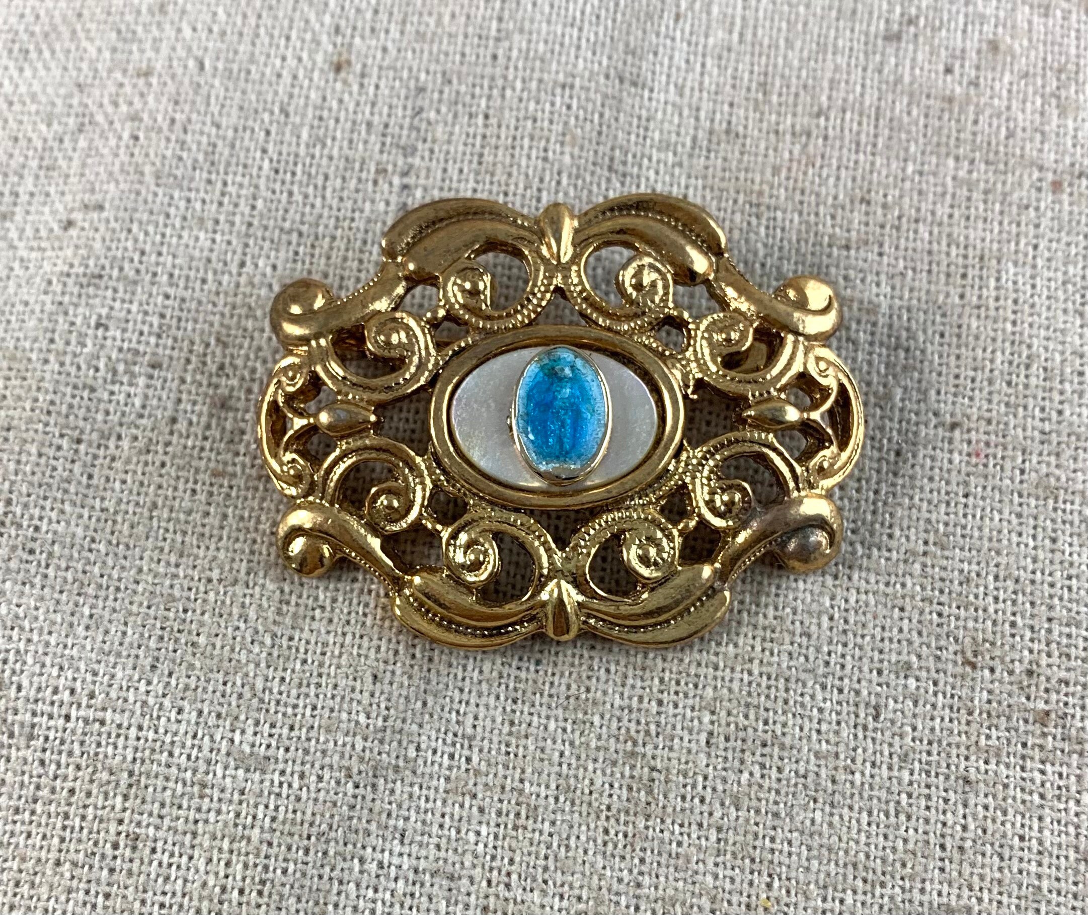 Broche Religieuse Ancienne En Métal Doré - Bijou Vintage Français