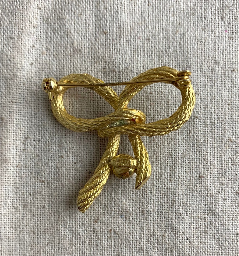 gold tone base metal vintage signed Mi Amore Bow Faux Pearl Brooch 7 mm faux Pearl 2 x 1 34