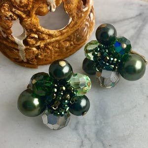 Vendome, signed clip on earrings, green, cluster, mid century, 1950&#39;s, vintage, 1&quot; in diameter