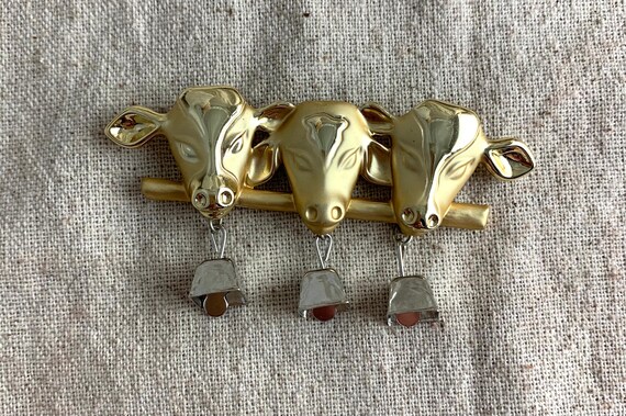 AJC Satin and Glossy Finish Gold Tone Metal Line of Crazy Quilt Patchwork Cats Brooch