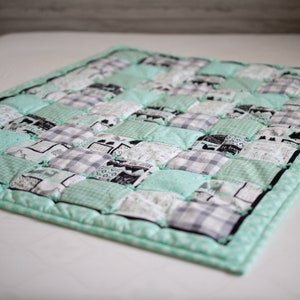 Trapunta per neonati in flanella verde menta morbida e coccolosa, coperta per neonati verde grigia nera e bianca, coperta per il pancino, trapunta per culla, per bambini piccoli