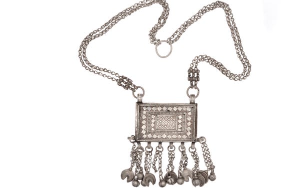 Silver Bedouin amulet - hirz - from OMAN, Koran box necklace from Nizwa, Middle east