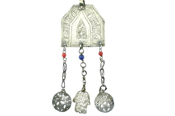 Antique LOUHA MIHRAB silver pendant from Tunisia. Old Berber tribal talisman