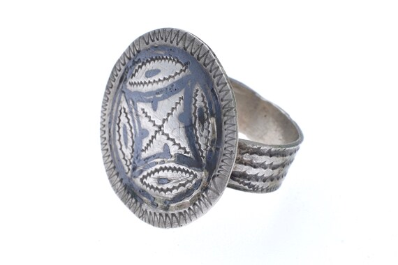 Old Berber niello ring from the Anti-Atlas in Morocco. Old Moroccan Amazigh tribal ring in silver
