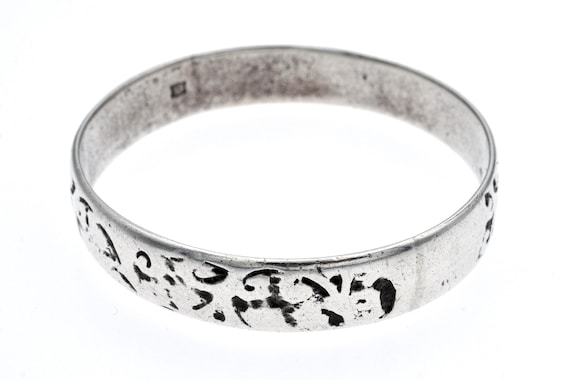 Old tribal Moroccan silver bracelet, Atlas origins, traditional Berber jewelry, vegetal engravings