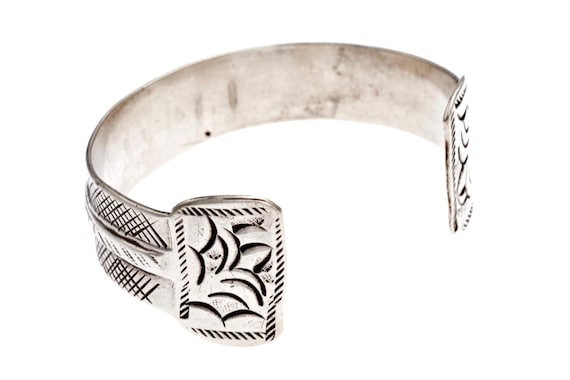 Old Tunisian high grade silver bracelet. High grade silver tribal amazighen bracelet