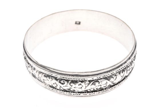 Antique ethnic Moroccan high grade silver bracelet, Atlas origins, traditional Berber jewelry, vegetal engravings