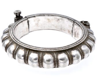 Bracelet Indien Ethnique Argenté – Fait Main, 80 Pierres Zirconium, Fermoir Coulissant, Neuf