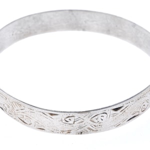 Old ethnic Berber silver bracelet from Morocco. Moroccan Amazigh tribal bracelet in hallmarked silver
