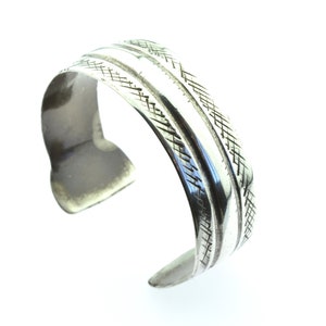 Old Tunisian silver berber bracelet. High grade silver tribal amazigh bracelet