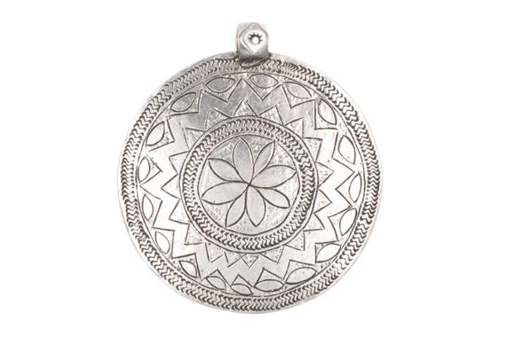 Rare Nubian silver HAFAYIZ disc pendant, geometric floral engravings, traditional tribal jewelry from Khartoum.