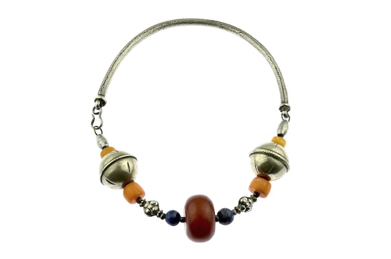 Old ethnic necklace in silver and lapis lazuli beads. Tribal necklace from India