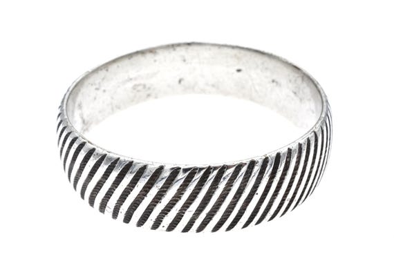 Antique Jbala silver bracelet from Tetouan, Moroccan tribal ethnic bangle with diagonal ribs