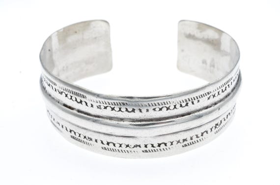 Antique silver bracelet from Tunisia. Old silver tribal Berber bracelet