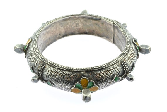 Ida Outanane ou Ida Oultit silver tribal bangle. Antique Moroccan Berber bracelet