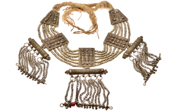 Antique tribal Yemeni lazim necklace silver beads, chains, engraved plates, ethnic jewelry Dhamar