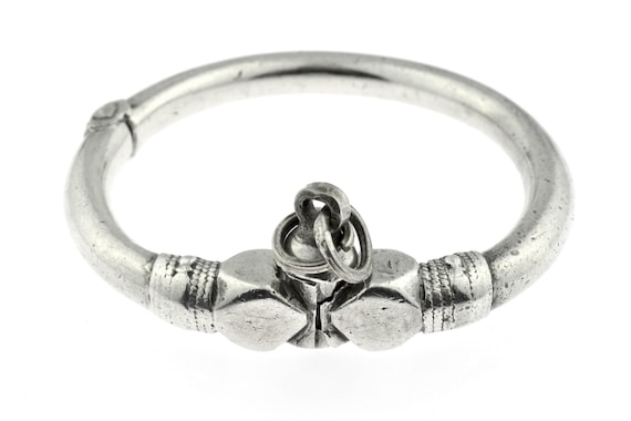 Heavy tribal bracelet from Nubia. High grade silver ancient ethnic bracelet from Egypt or Sudan