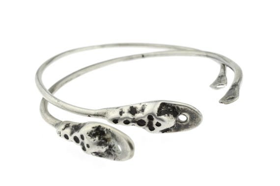 Tunisian old Berber tribal earrings. Ethnic silver earrings from Tunisia / Algeria / Libya.