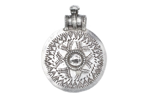 Antique Omani Tribal Pendant. SAMT MUKAHHAL Silver Star Design. Ethnic Jewelry Cultural Heritage from Middle East