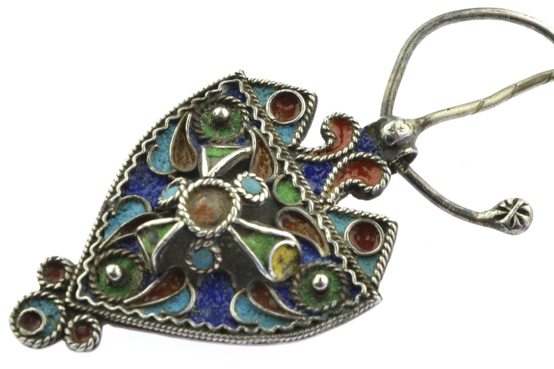 Fibule Ancienne Argentée Avec Corail Et 5 Pendants Mobiles - Superbe Pièce Vintage