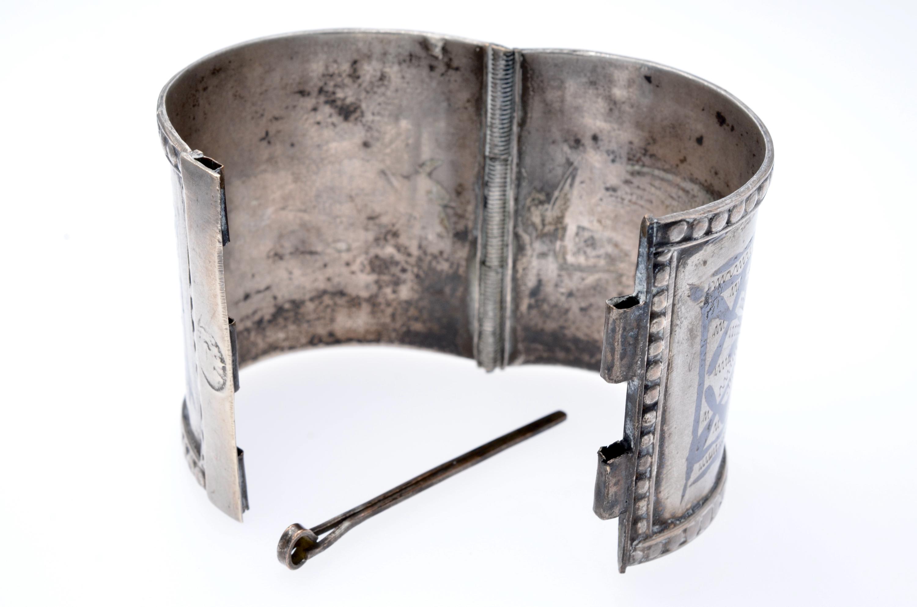 Old Niello Silver Cuff Bracelet With Traditional Syrian Old Niello Silver Cuff Bracelet With Traditional Syrian