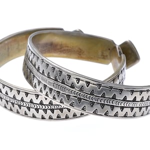 Old pair of KHALKHAL tribal ankle bracelets from the Aurès Massif in Algeria. Antique high grade silver Berber ethnic anklets