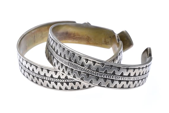 Old pair of KHALKHAL tribal ankle bracelets from the Aurès Massif in Algeria. Antique high grade silver Berber ethnic anklets