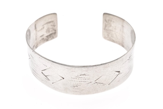 Antique Tunisian silver bracelet. High grade silver tribal amazighen bracelet