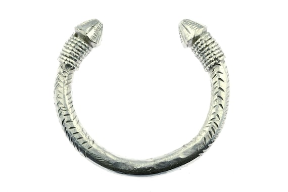 Old Bedouin silver bracelet. Old ethnic bracelet from Saudi Arabia or Yemen
