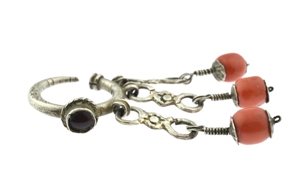 Reservé Old Amazigh earring DEWWAH. Antique Middle Atlas silver earring. Rare Morocco silver and coral earring