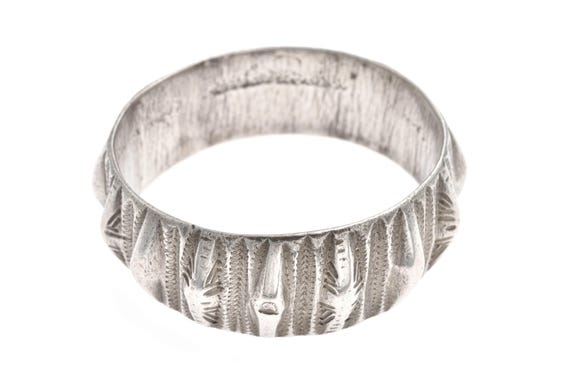 Ethnic Berber silver cuff, Morocco Drâa Valley, tribal engraved geometric Aït Atta traditional heavy bracelet