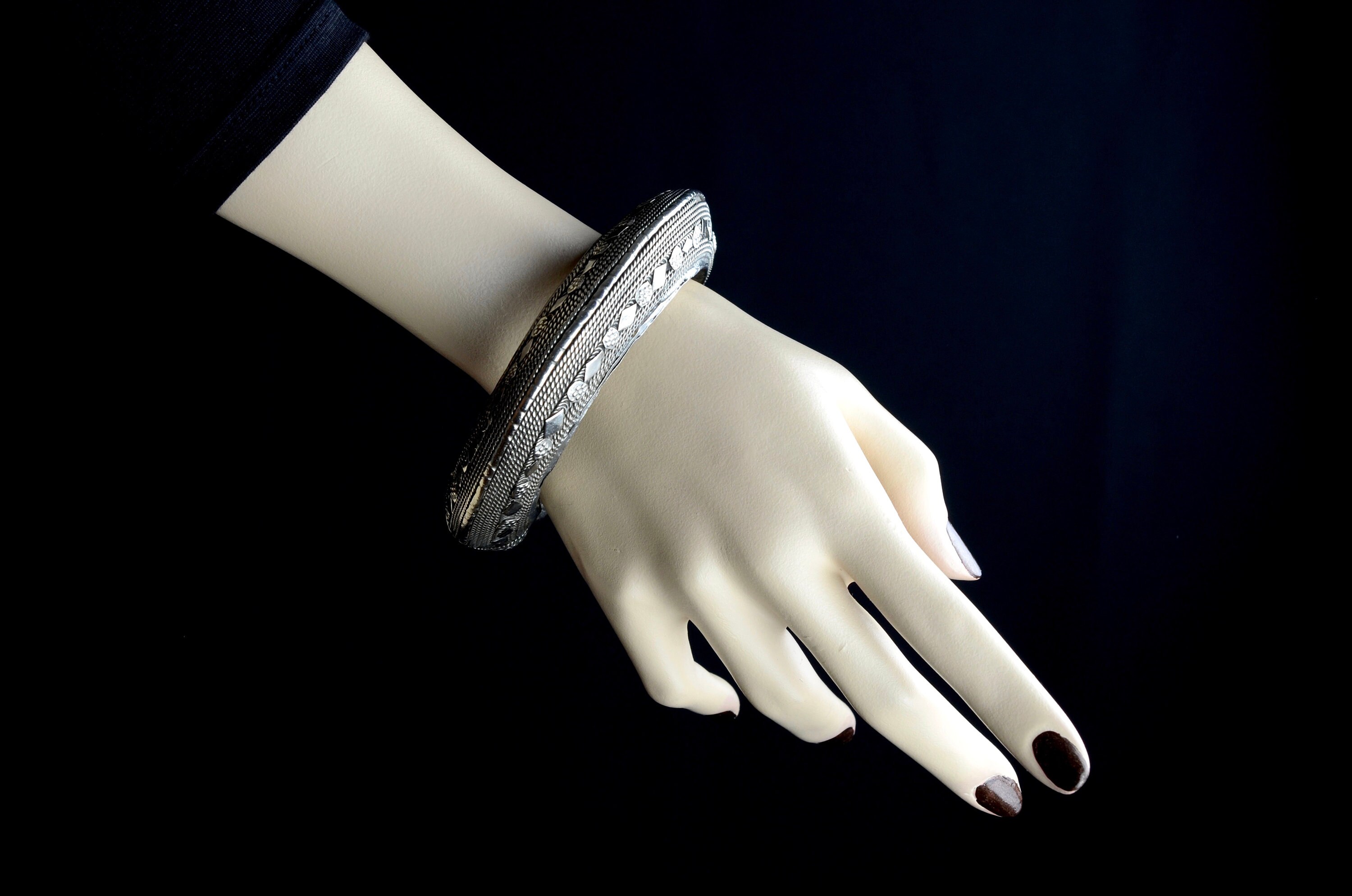 Old Ethnic Bracelet From Yemen. Bedouin Silver Tribal Bangle | Etsy  Australia