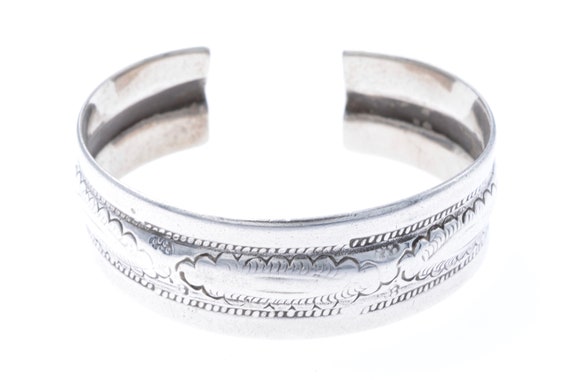 Old silver bracelet from Libya. Rare high grade silver tribal bracelet from Tripoli. Old ethnic Berber / nomadic bracelet