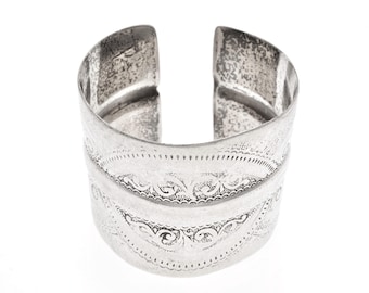 アンティークのチュニジアの高級シルバーブレスレット。チュニジアの