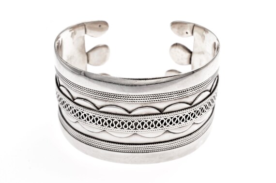 Ethnic Olami Turkoman Cuff Bracelet. Old Afghan ethnic silver bangle