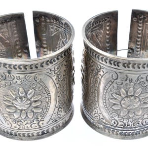 Antique ethnic KHALKHAL Silver Anklets from Eastern Kabylie, Handcrafted Berber Jewelry, Traditional Algerian Chaoui Art from Aurès