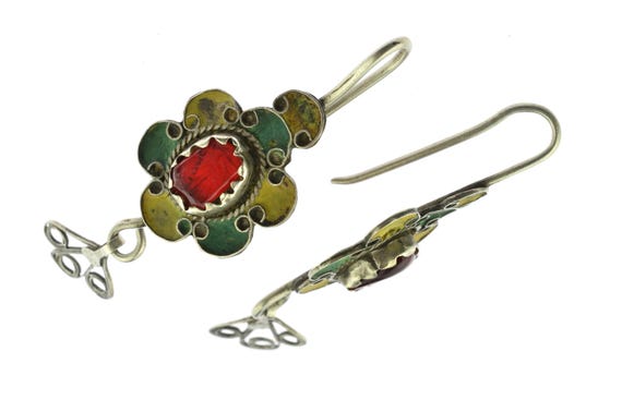 Old Berber Aït Ouaouzguit earrings from Tazenakht. Antique Moroccan tribal silver earrings with enamel and glass cabochon.