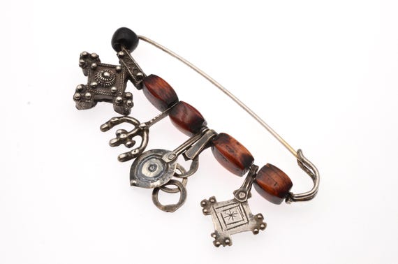 Old Moroccan Berber silver brooch. Old Amazigh clothing pin