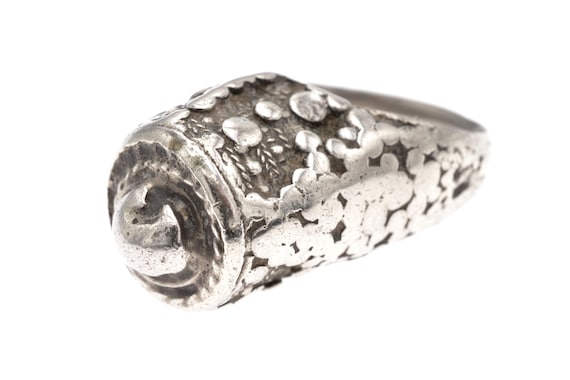 Old Rashaida ethnic silver ring, Antique Yemeni tribal ring