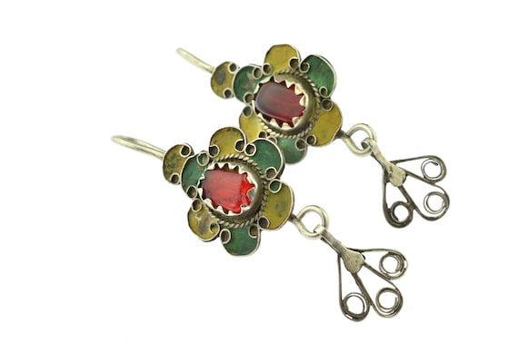 Old Berber Aït Ouaouzguit earrings from Tazenakht. Antique Moroccan tribal silver earrings with enamel and glass cabochon.